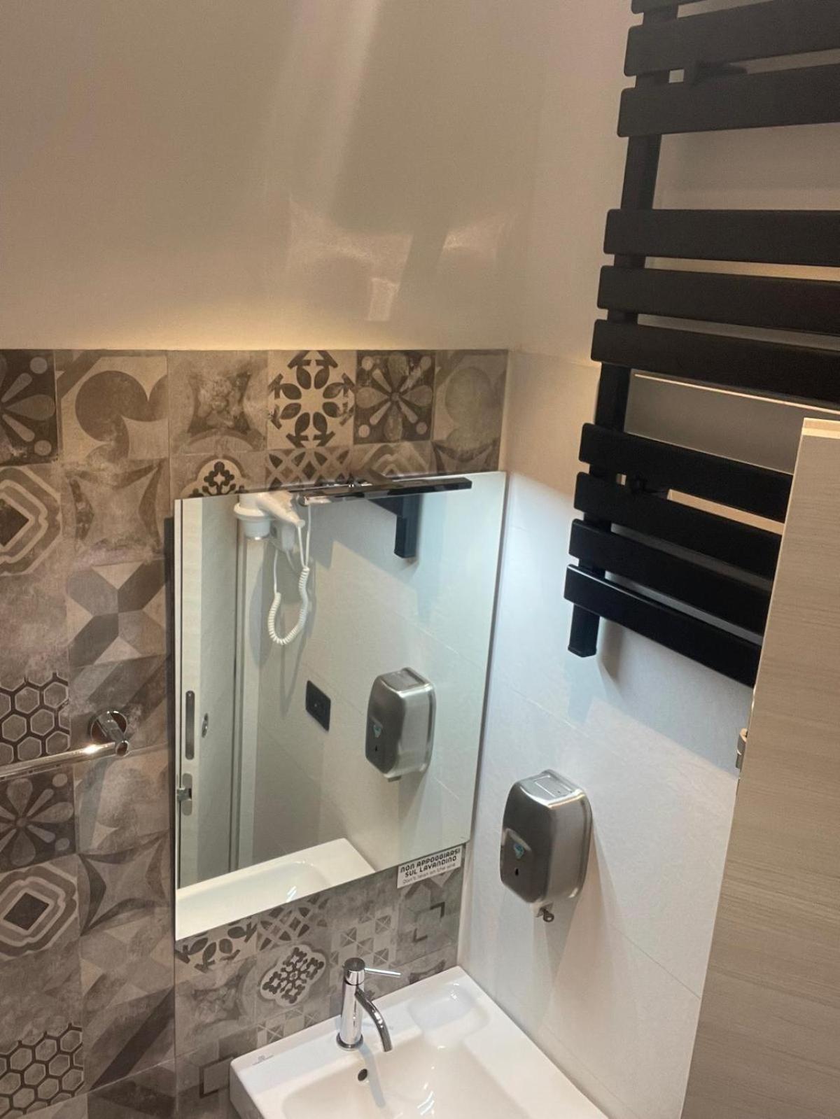 Drooms 4,0 Domotic Smart Self 24H,7 Vicino Treni Porta Susa E Centro Storico 都灵 外观 照片