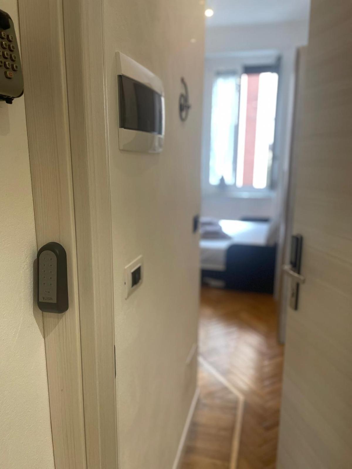 Drooms 4,0 Domotic Smart Self 24H,7 Vicino Treni Porta Susa E Centro Storico 都灵 外观 照片